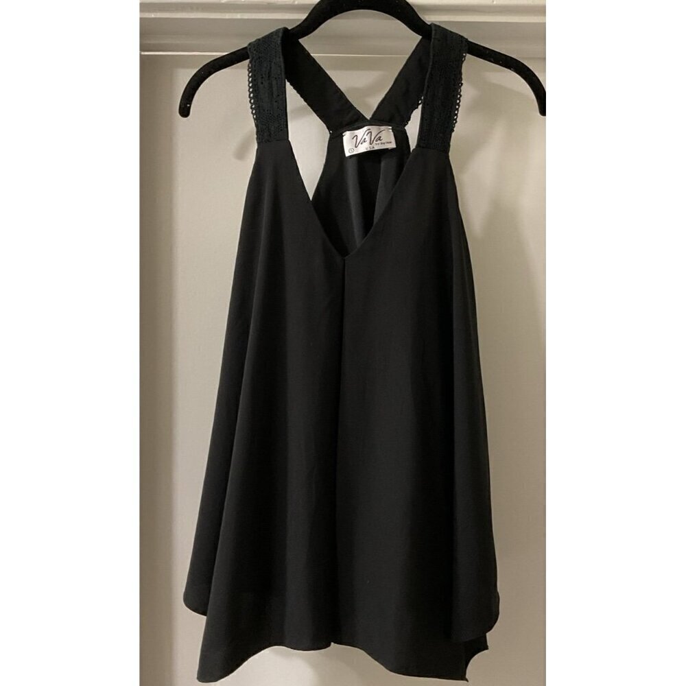 VaVa by Joy Han Black Flowy Racer Back Tank Blouse S